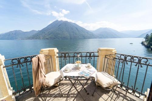 Argegno Apartment | Storica Villa sul Lago di Como con darsena privata