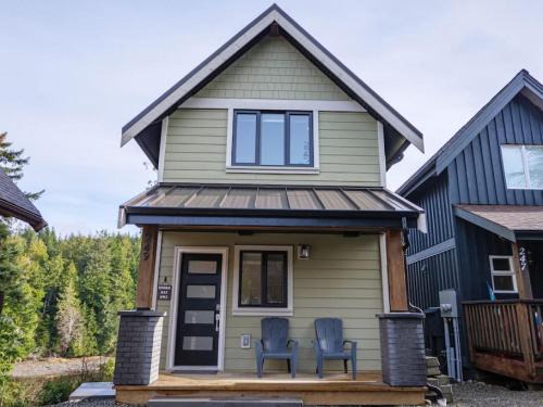 Ucluelet House | Storm Bay, Family Home with Hot Tub and Inlet View