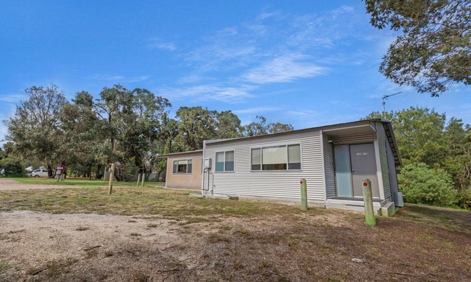Forge Creek House | Stormbird - Waterfront Retreat: Secluded lodges perfect for nature lovers