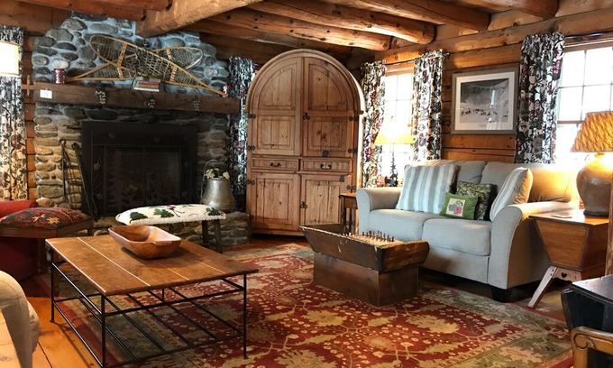 Stowe Cabin | Stowe Log Cabin: Private, 5 Acres, Hot Tub, fireplace, WIFI, Polite Dog OK