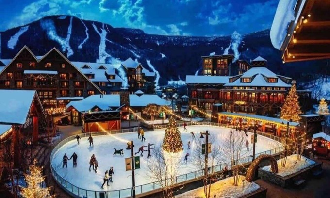 Stowe Area Apartment | Stowe Luxury Apartment: Ski In/Out, Hot Tub, with great views.