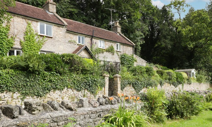 Mells Cottage | STRADBROOK FORD, family friendly, with open fire in Mells