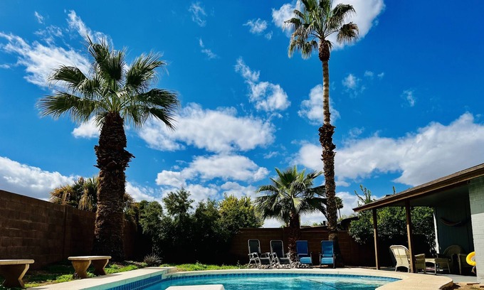 Chandler House | Straford Drive Oasis with heated pool, jacuzzi, and putt green! ⛳️