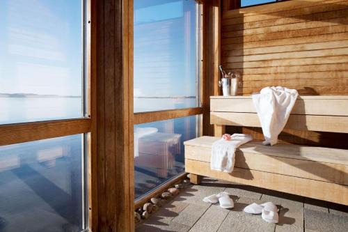 Lysekil Hotel | Strandflickornas Husen invid Havet