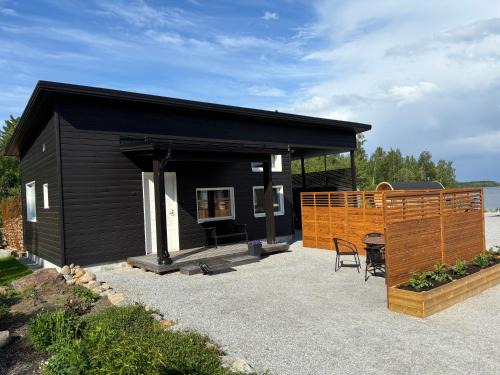 Luoto Ski Chalet | StrandRo - mökki järven rannalla