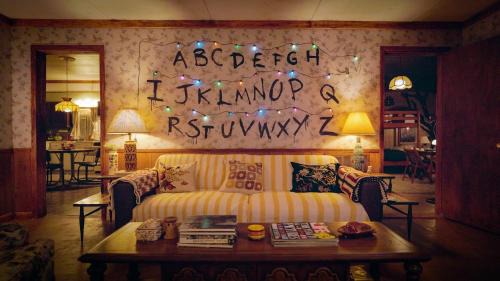 Fayetteville House | Stranger Things - Byers Home - 15 Min to ATL