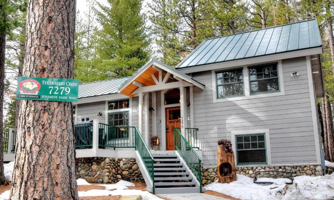 Yosemite West House | Strawberry Creek