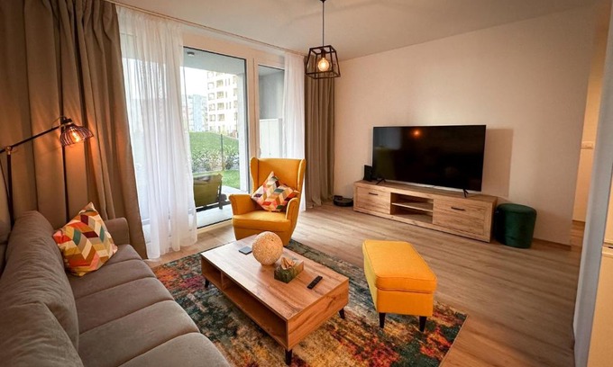 Trnava Apartment | Streams Apartment with Garden and Free Parking