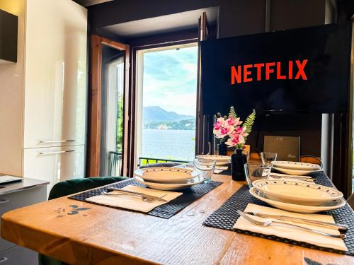 Stresa Apartment | Stresa vista lago con CINEMA e SPIAGGIA