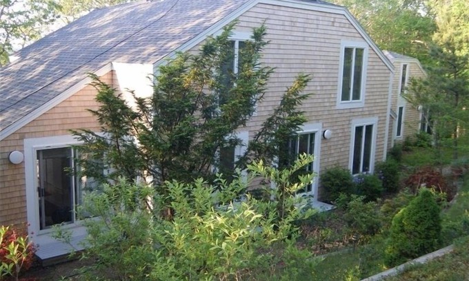 Chilmark House | Striking 5BR/4BA Chilmark Contemporary with Views of the Sound