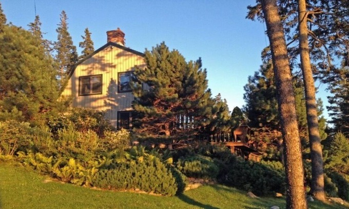 Bass Harbor House | Striking oceanfront property on the edge of Acadia National Park