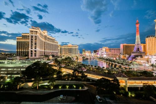 Las Vegas Strip Apartment | StripViewSuites at Jockey Club