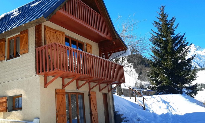 Saint-Colomban-des-Villards Ski Chalet | Studio Dans Chalet à 50m Pistes de Skis Équipé Pour 4 Personnes