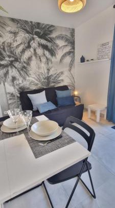 Bouville Apartment | Studette avec terrasse Comme à la maison
