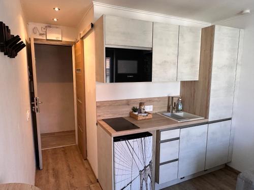Jean-Medecin Apartment | STUDETTE Nice Massena #1
