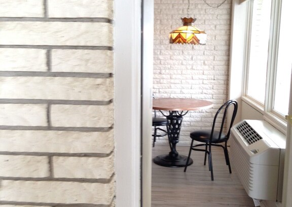 Conway Apartment | Studio 11 Inland House Condo on Crookied Lake