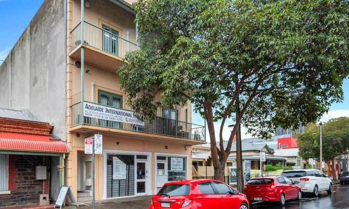 Adelaide Central Business District Hostel | Studio 17 - Wright Lodge