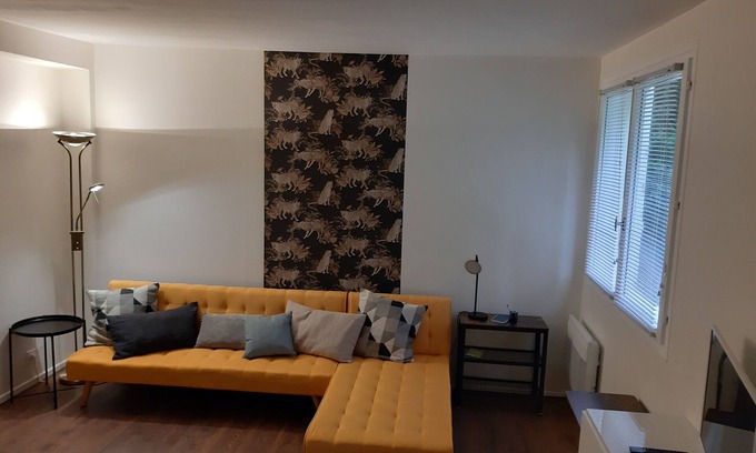 Noisy-sur-Ecole Apartment | Studio 2/3 persons in the heart of the 3 Pignons forest