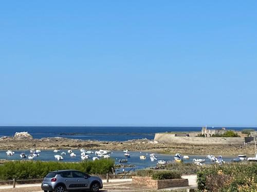 Le Fort Bloque Apartment | Studio 2 personnes superbe vue mer à 50m de la plage du Fort Bloqué - JULIAN