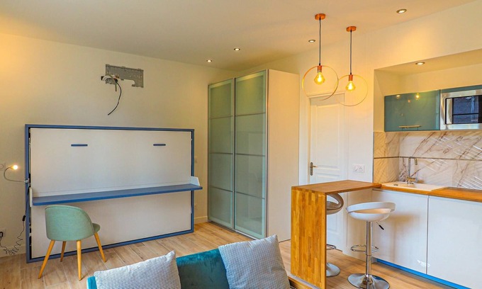 Bagneux Apartment | Studio 26m2+20m2 terrace in Bagneux