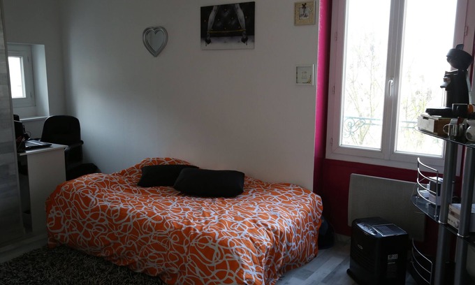 Poitiers Apartment | STUDIO 27METRE SQUARE NEAR FUTUROSCOPE POITIERS