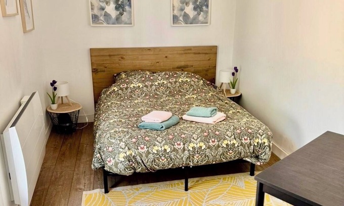 Saint-Nazaire Apartment | Studio 3 (T1) - Place to B "L'harmattan