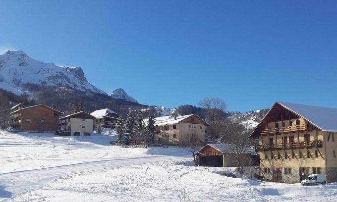 Le Sauze Apartment | Studio 30 m2 sleeps 4 ski and hike