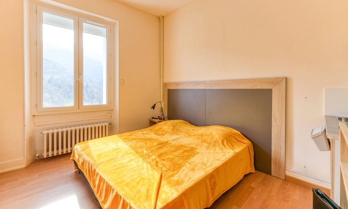 Arvillard Apartment | Studio '306' with shared pool, shared terrace and Wi-Fi
