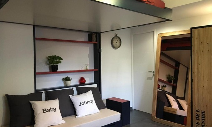 Quartier du Port Apartment | Studio 33