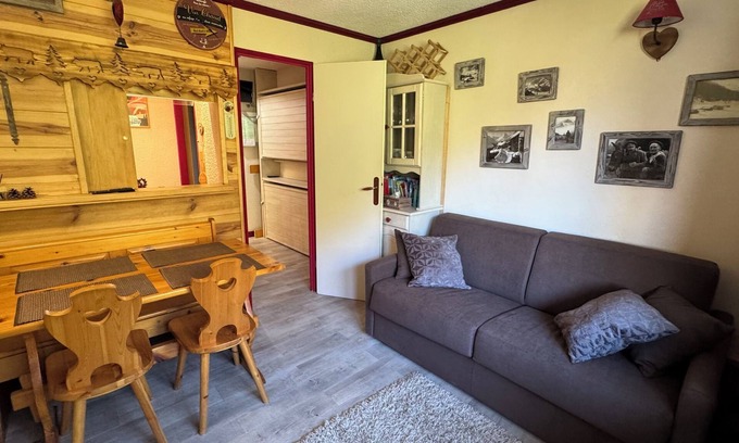 Valfrejus Apartment | Studio 4 p. Valfréjus resort center