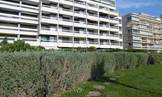 La Cote Radieuse Apartment | Studio 4 Personnes Rénové Face mer Terrasses du Levant
