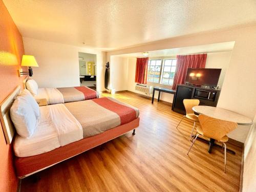 Bellflower Hotel | Studio 6 Bellflower CA Los Angeles