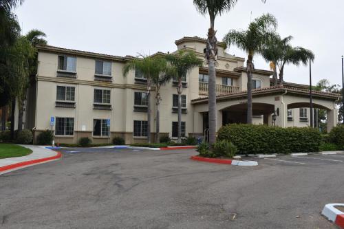 Carlsbad Hotel | Studio 6 Carlsbad CA