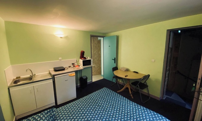 Cherbourg-en-Cotentin Apartment | Studio 6 "les moulins" in the town center