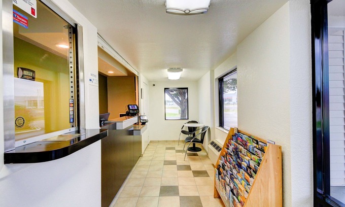 Midwest City Hotel | Studio 6 Midwest City, OK - Oklahoma City