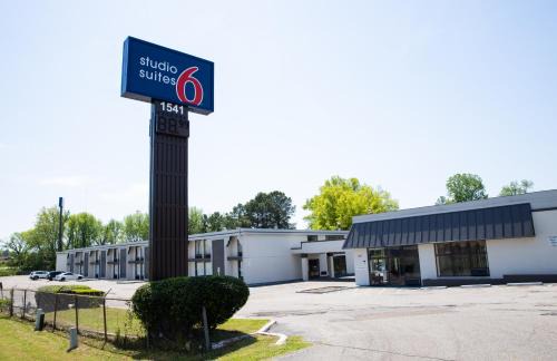 Ellendale Hotel | Studio 6 Suites Memphis, TN East Memphis