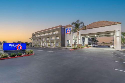 Eastside Hotel | Studio 6 Suites Perris, CA