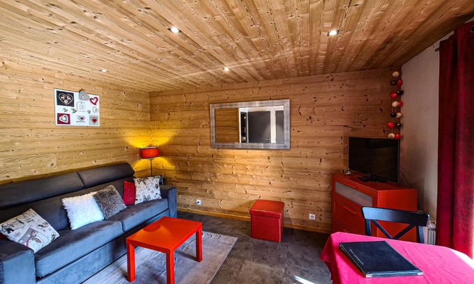 La Clusaz Apartment | Studio 71 - Vue montagne, Centre village la Clusaz & Pied des pistes - AravisTour