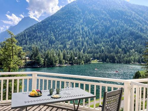 Champex-Lac Apartment | Studio Alpes et Lac 14 by Interhome