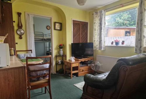 Cotgrave House | Studio-Annex-Private Entrance-Self Check-In