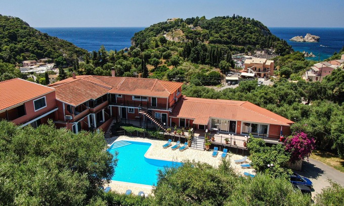Lakones Apartment | Studio Apartment "Arianna Studio 9" with Sea View, Shared Pool & Wi-Fi