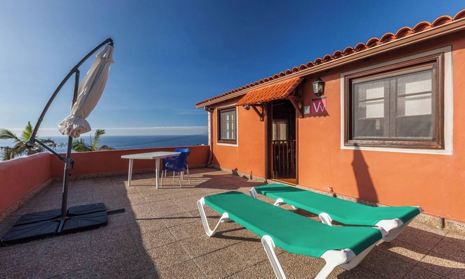 La Orotava Apartment | Studio Apartment ‘Casa Victor - Apartment Antonio’ with Sea View
