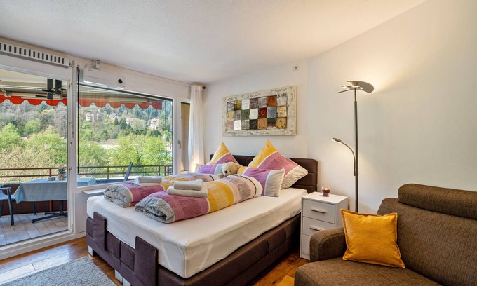 Bad Liebenzell Apartment | Studio Apartment 'Zentrale Ferienwohnung Mit Balkon' with Mountain View, Balcony and Wi-Fi