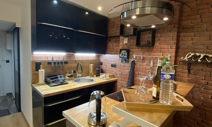 Gonesse Apartment | Studio Apartment 'Escale' with Wi-Fi
