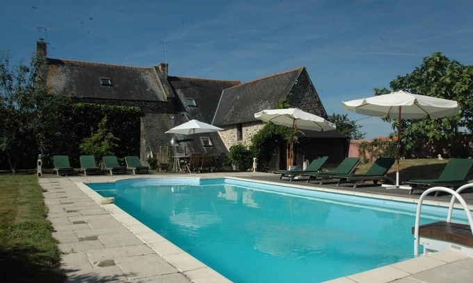Saint-Ouen-La-Rouerie Apartment | Studio Apartment for 2 - Adults Only. 30 minutes from Mont Saint Michel