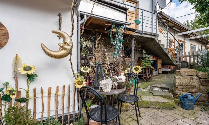 Muhlbach Apartment | Studio Apartment 'Hobbit Lounge' with Shared Pool, Private Terrace and Wi-Fi