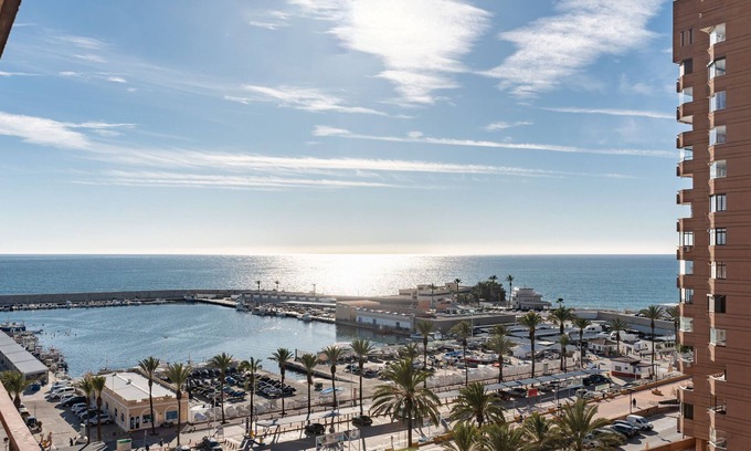 Fuengirola City Centre Apartment | Studio Apartment "Sunny Studio" with Seaview, Wi-Fi, Air Conditioning & Terrace