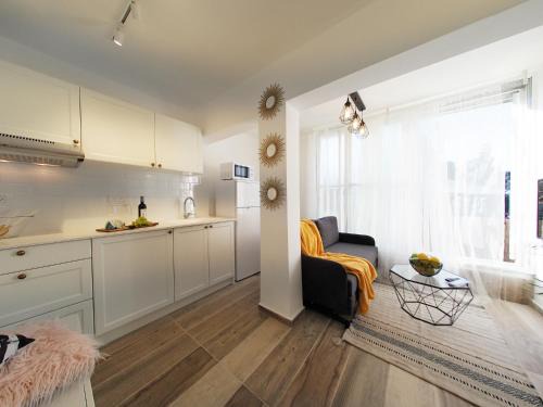 Bat Yam Apartment | Studio Ariana and patio