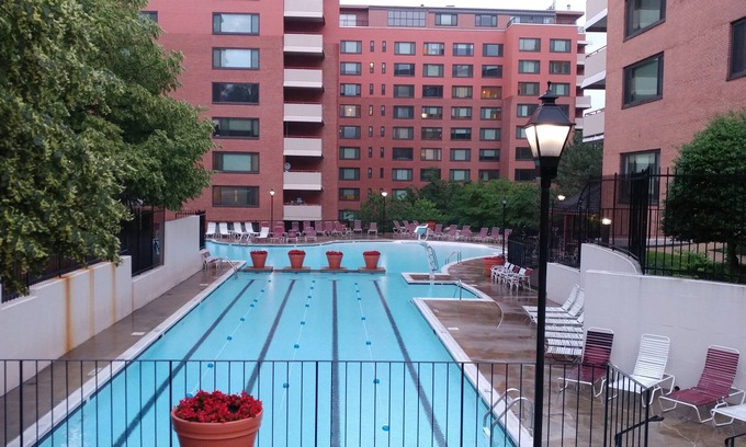 Rosslyn Apartment | Studio, Arlington's best location