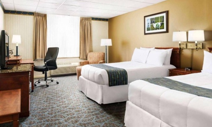 Cheat Lake Apartment | Studio at Lakeview Golf Resort w Fitness Center